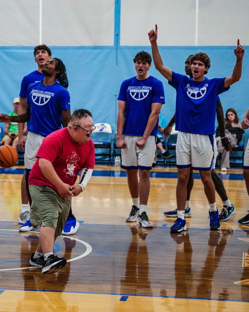 IndStBasketball's tweet photo. Glad to partner with the Happiness Bag as we welcomed the Special Olympic Athletes from Vigo County for our annual clinic tonight. Special thanks to @IndStWBB alum Jodi Moan for your support in helping us coordinate a fun evening on and off the court!

#MarchOn https://t.co/L096pMG4a5