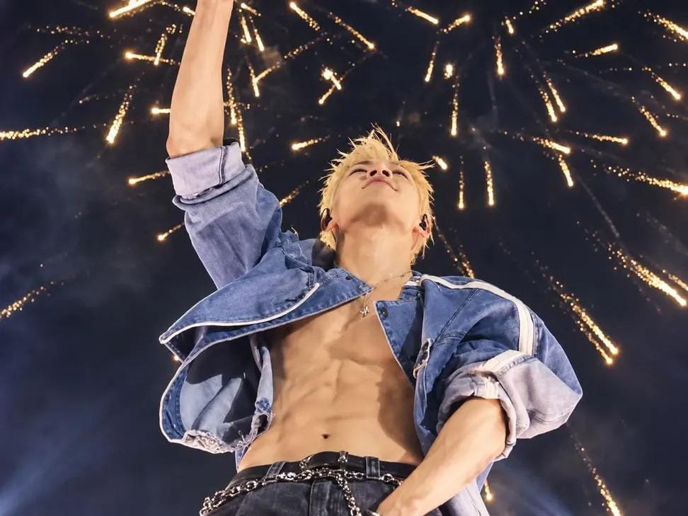 ClubDeluluSKZ's tweet photo. Así de bello es el cielo 😍❤️ nuestro hermoso líder

#RunItChile
#CHILENEEDSRUNITOUR https://t.co/XruGirtTl2