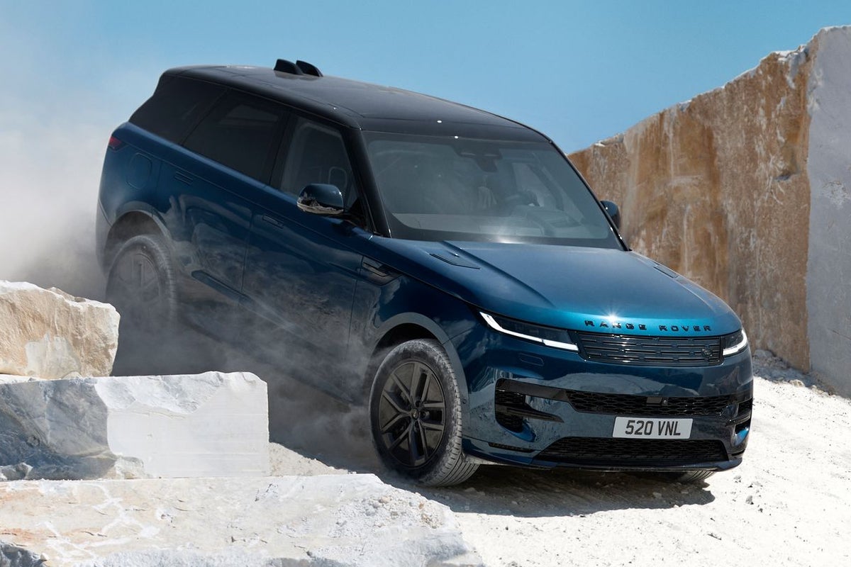 Independent's tweet photo. Range Rover Sport Electric revealed – and I’ve driven it https://t.co/vfHveKGEok https://t.co/iDw4AVju2O