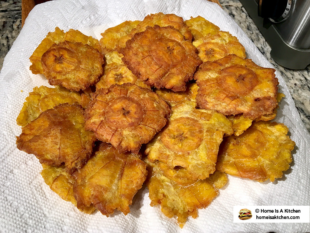 Chalana305's tweet photo. Apparently the Anglo-Caribbeans don’t eat bunun peze / tostones. 😳😮

Look who yall arguing with. Smh https://t.co/WDmMEkpP3f