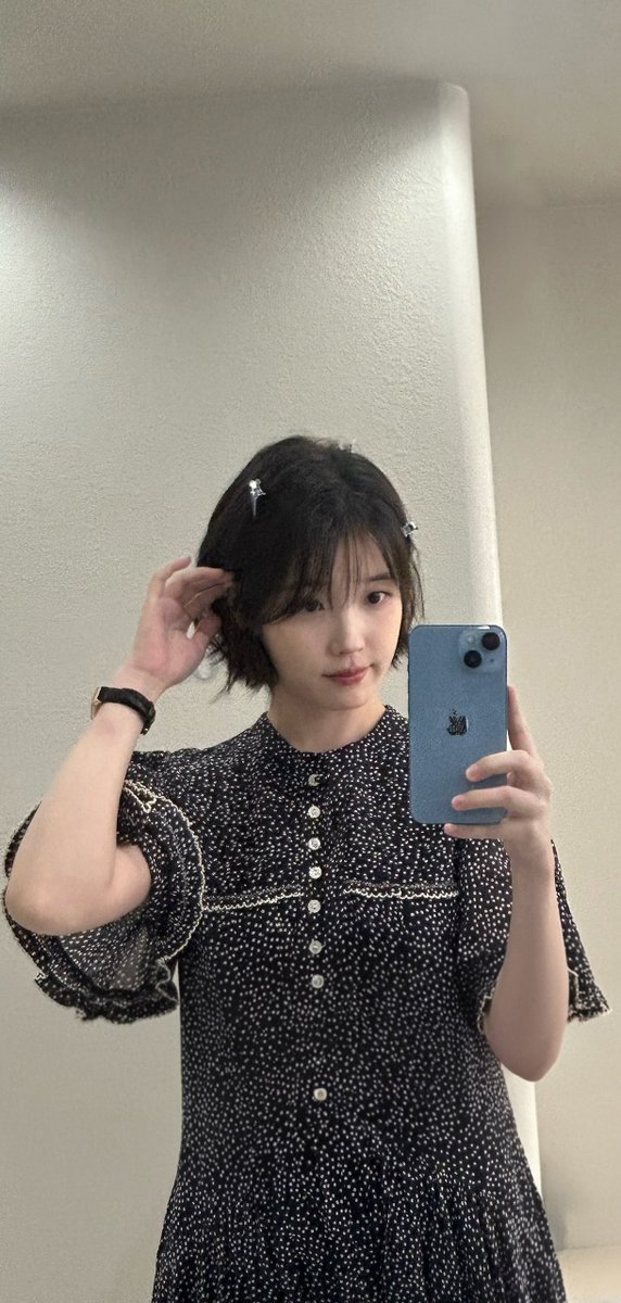wyjc516's tweet photo. 아이유시 
IU Instagram 
mobile wallpaper 
#아이유 #IU
#유애나화력은_스밍으로부터
#애나야_스밍하자
#이별로부터 #UnknownPlanet
#Dear_my_crazy_soulmate https://t.co/w0wSJYMVH0