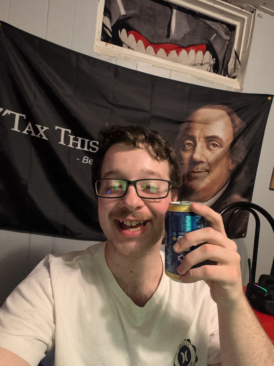 vampbuffet's tweet photo. Ran out of whiskey the other night but I got Busch's https://t.co/vOdG3ABydp