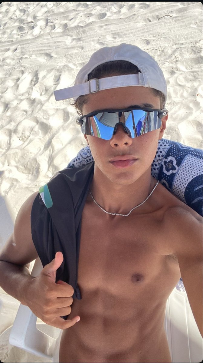 teucaipiraa's tweet photo. 🌊 https://t.co/YjGMMaxVSw