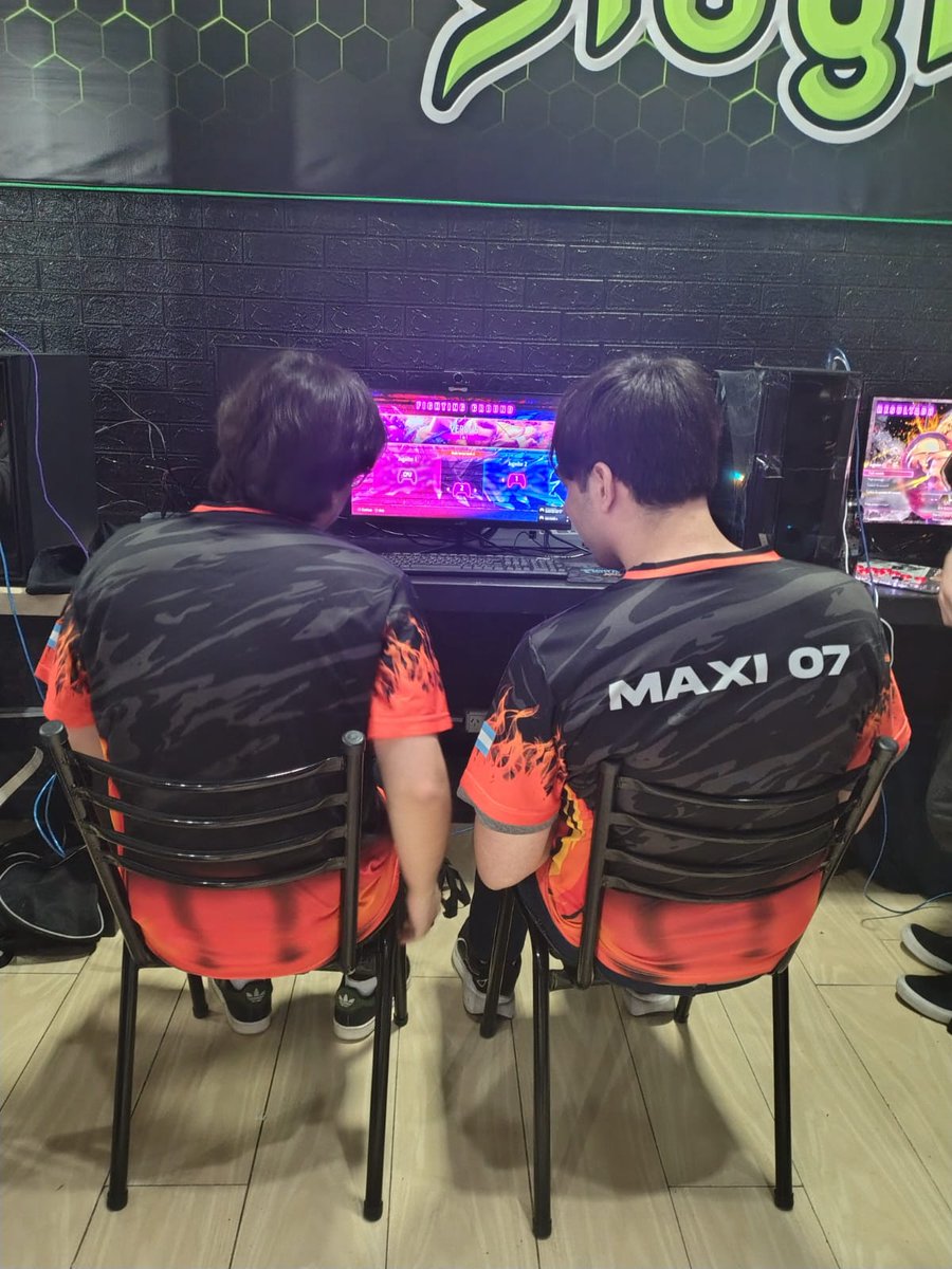Cartu_Cup_'s tweet photo. Les dejamos algunas fotos de la jornada del domingo.

Gracias a todos los jugadores, espectadores y colaboradores por hacer posible otro gran evento.

#StreetFighter6 #FGC https://t.co/VjhjKIIgYB