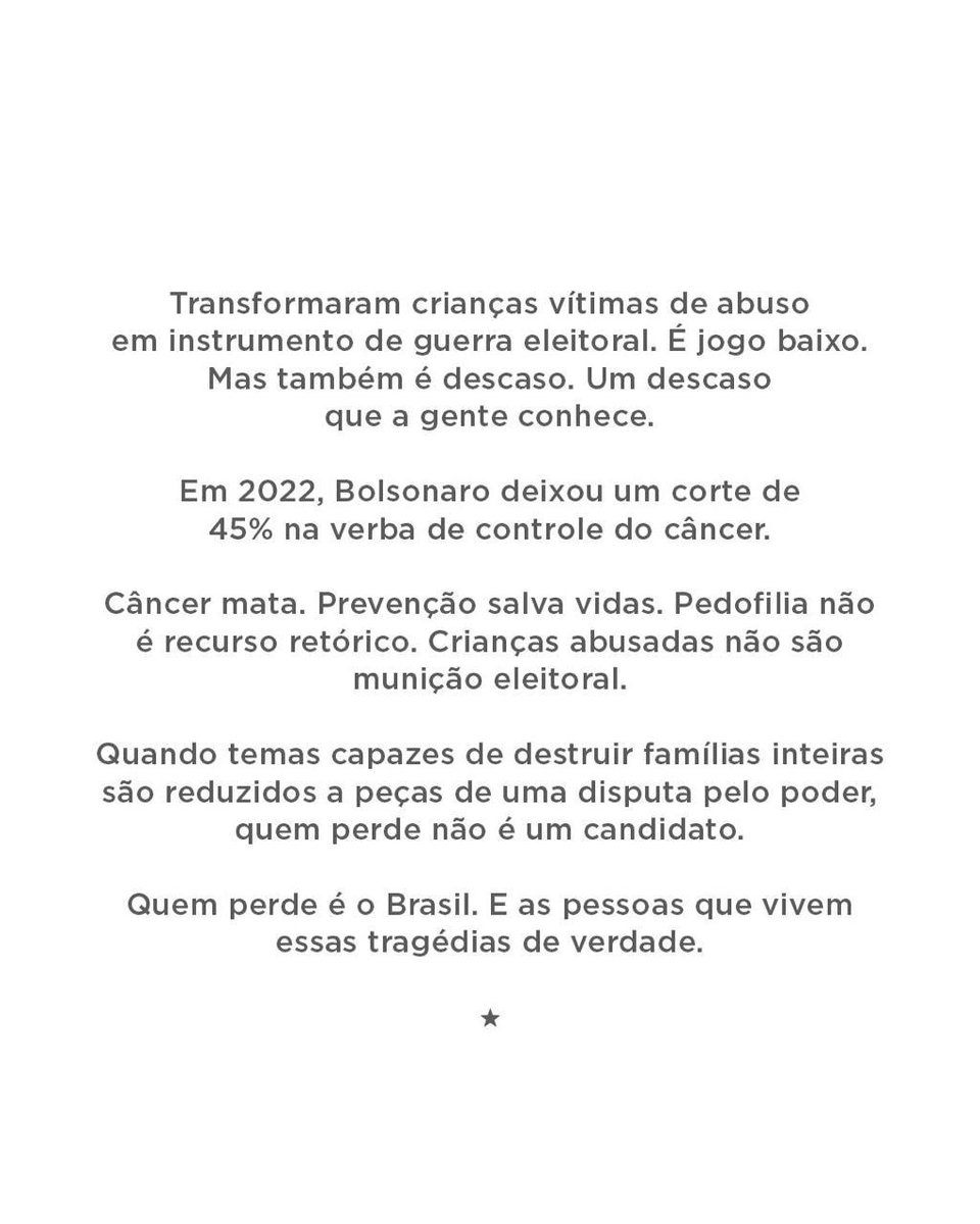 padilhando's tweet photo. OS BOLSONAROS ATACAM O TRATAMENTO DE CÂNCER DO SUS

Lula perdeu a mãe para um câncer de útero. Ela tinha 64 anos. Poderia viver muito mais se tivesse acesso a um tratamento. 

Ele mesmo teve câncer duas vezes. Um deles, terminou de tratar este ano. Desde 2023, vem alertando em seus discursos sobre a importância da prevenção, tanto para os homens quanto para as mulheres. 

Já levou máquinas de radioterapia para todos os estados. Colocou a prevenção do câncer no centro das propostas do próximo mandato. 

Colocou carretas de saúde da mulher para rodar o Brasil.

O bolsonarismo pegou isso tudo, distorceu uma fala, e transformou em promoção da pedofilia.

Transformaram crianças vítimas de abuso em instrumento de guerra eleitoral. É jogo baixo. Mas também é descaso. Um descaso que a gente conhece. 

Em 2022, Bolsonaro deixou um corte de 45% na verba de controle do câncer.

Câncer mata. Prevenção salva vidas. Pedofilia não é recurso retórico. Crianças abusadas não são munição eleitoral.

Quando temas capazes de destruir famílias inteiras são reduzidos a peças de uma disputa pelo poder, quem perde não é um candidato. 

Quem perde é o Brasil. E as pessoas que vivem essas tragédias de verdade.