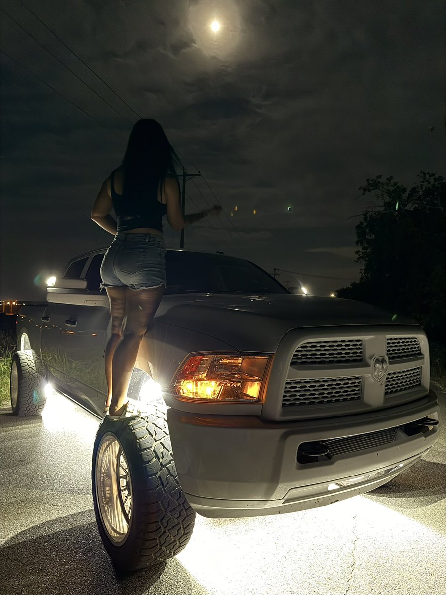 bbbabe_xo's tweet photo. Just took some new pics on the truck in a thong😫 who’s ready to see them?!😍😍 DM me to see them first���🏼  #OF #pawg #sellingcontent #thickgirl #nsfw #nsfwtwtًً https://t.co/bXxpK0QdkZ
