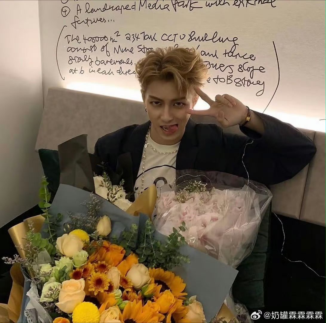 hiddemlog_'s tweet photo. 금발 킹스턴 또 주면 안되나?

#亿轩_Kingston #Kingston https://t.co/rEAEmLIgjE