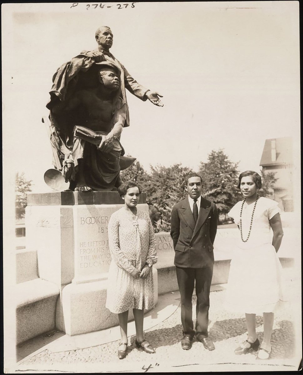 BLKAmericans_'s tweet photo. Langston Hughes, a year after his first book was published, at Tuskegee with Jessie Fauset and Zora Neale Hurston. https://t.co/oM1fAMiNpH