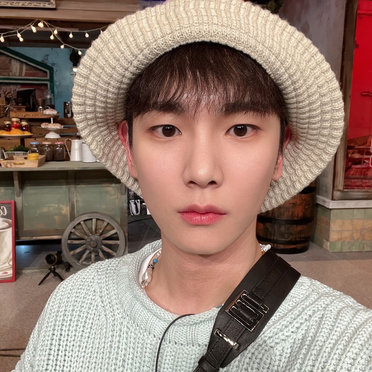 0818XH's tweet photo. 기범시🩵💜 https://t.co/gBccDehCP0