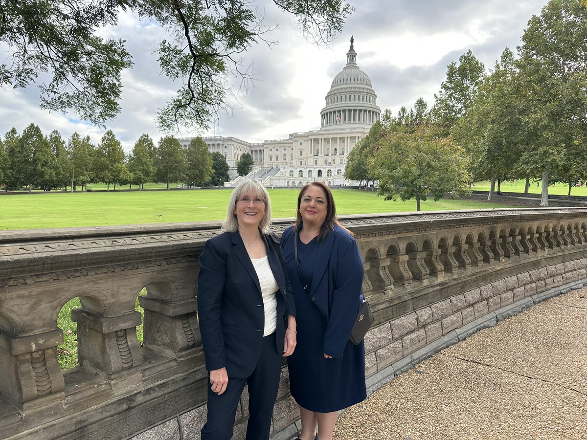 Ariat104's tweet photo. Great day on Capitol Hill advocating for our profession and our patients with heart rhythm disorders. @HRSonline @HeartRhythmAdvo #patientsfirst #heartact #reimbursement #AEDfundung #accesstocare https://t.co/YRa6nF8QFG