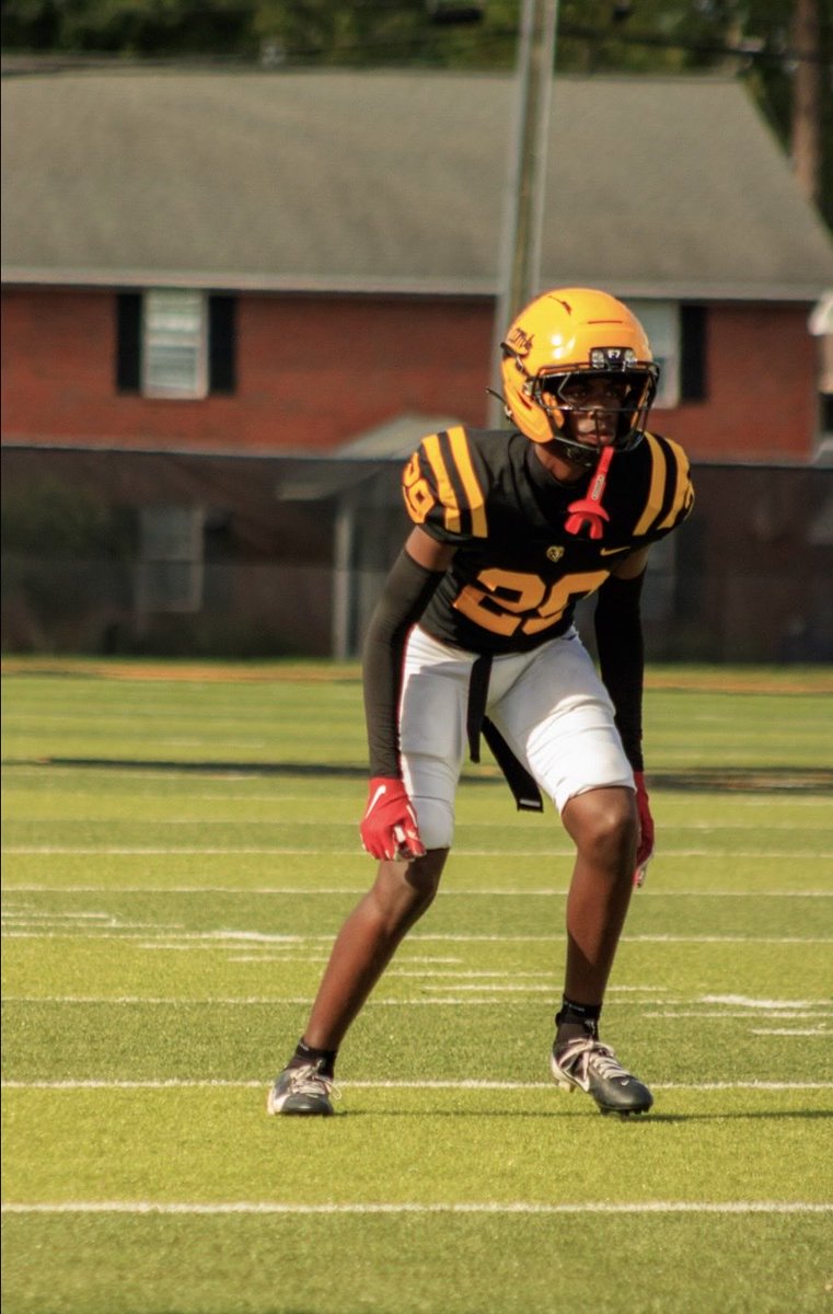 Tyelynn1King's tweet photo. before injury film,,6’1 150lbs db c/o29 @AhmoriJ @RecruitGeorgia @247recruiting https://t.co/Wrlq9yVutB