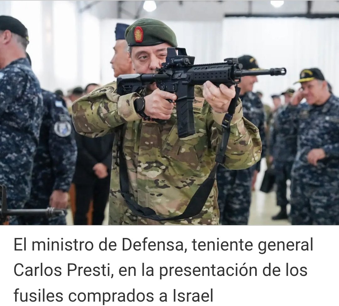 BiondiniCesar's tweet photo. Los nuevos fusiles israelíes, en manos del ministro de ¿Defensa? de Milei. ¿Armas para defender a la Argentina o para proteger a los extranjeros que van a empezar a comprar nuestras tierras? https://t.co/YSR4wnPAqB