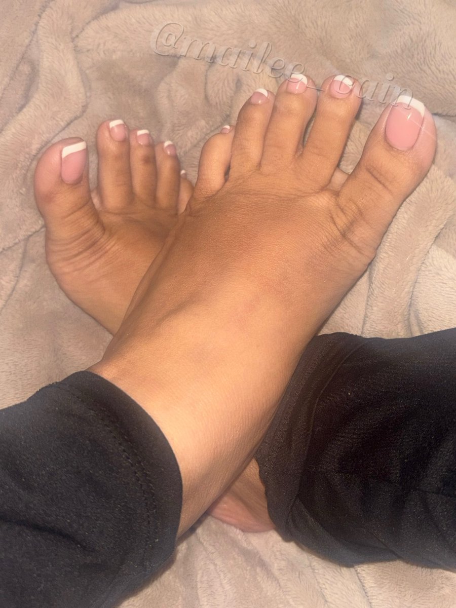maileecain's tweet photo. @alilouelr 🦶🏽 https://t.co/IbMYmPVKK9