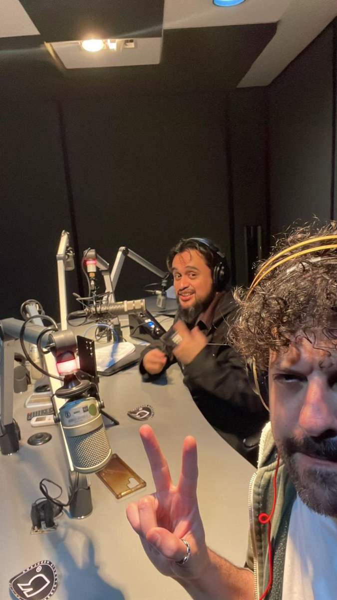 RModulada's tweet photo. ¡Momento de recopilar los mejores momentos de la party! 🛡️ Juntamos lo más épico de las últimas tres emisiones de #ElCalabozoDeLosVírgenes en un solo programa.

A las 8 PM te esperamos en el 96.1 FM de @RadioUNAM con @mparamago y @pacocap ✨ https://t.co/jELYWslFaC