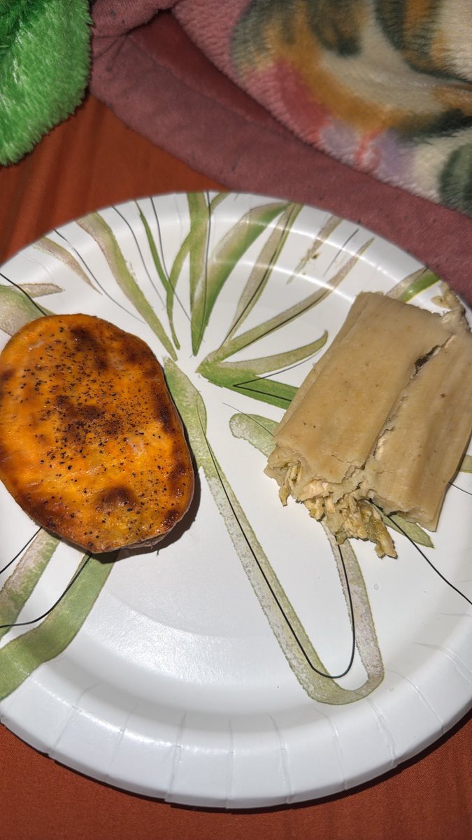 aeroairforce's tweet photo. who likes my dinner #tamale #sweetpotato https://t.co/j9zQhFFw8m