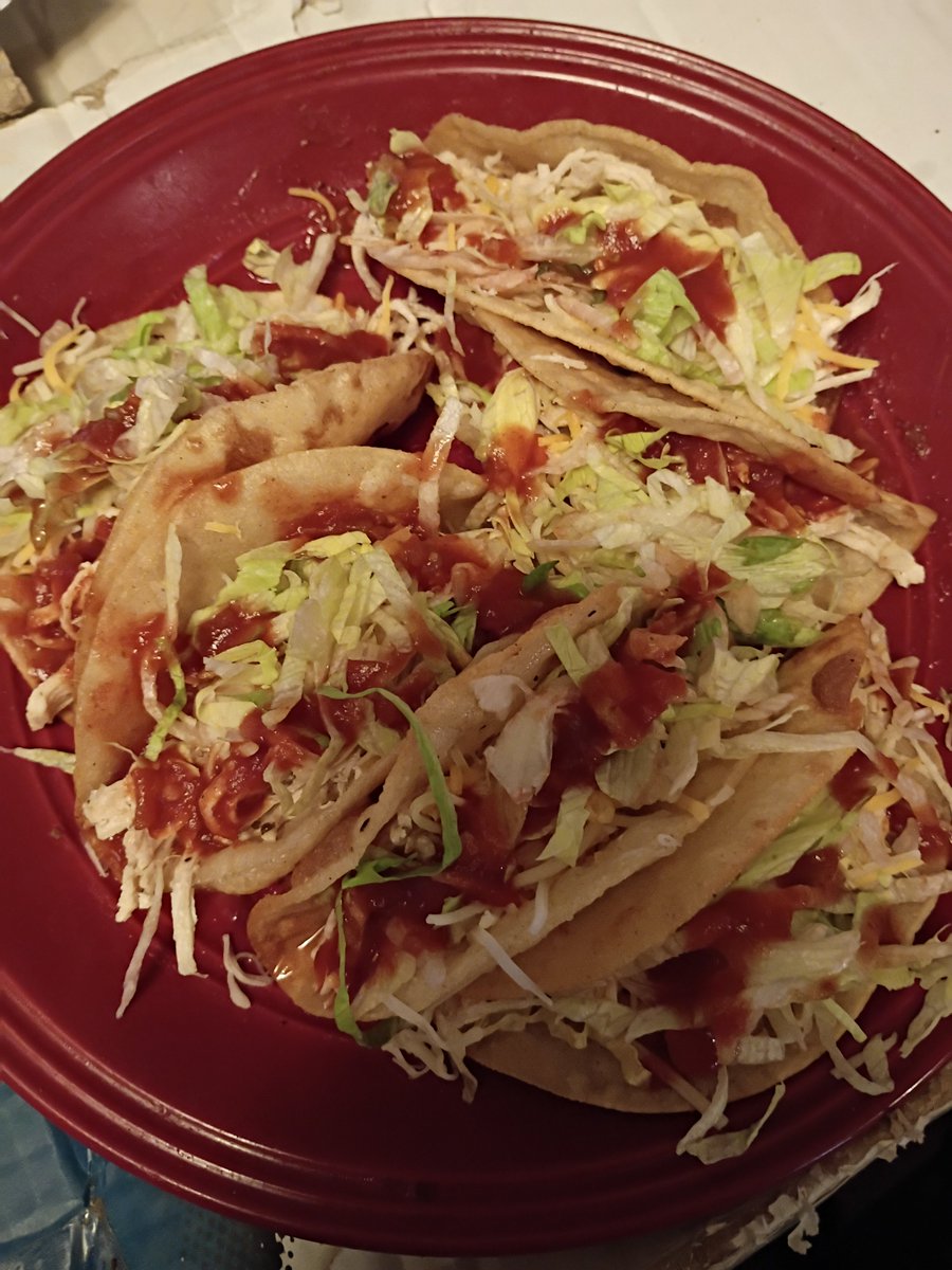 bigchano520's tweet photo. Chicken taco fix https://t.co/X6Hjgs4ovl