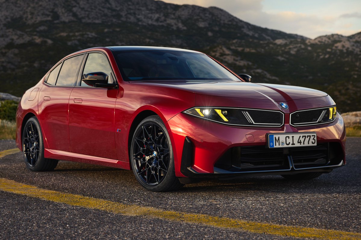 Earlsimxx's tweet photo. The new 2027 BMW M350 xDrive (G50) - successor to the M340i xDrive. What do you think?

- Neue Klasse design
- 3.0L inline 6 turbo B58 + 48v
- Output 443hp, 580 nm
- 8 speed steptronic 
- 0 to 100 km/h in 4.1s
- Top Speed 250 km/h (limited) https://t.co/bLSw21MmjO