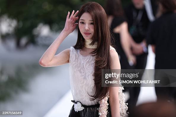 wonyghostin's tweet photo. imagina você ser tão TÃO linda e fotogênica ao ponto de sair ASSIM no getty images https://t.co/hrnaMuQ0sJ