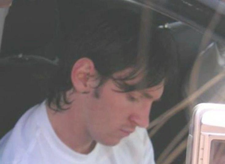572fcb's tweet photo. this genre of messi photographs where he looks like a dear, dead wife from some distant memory https://t.co/ru1Tp3Ax4L