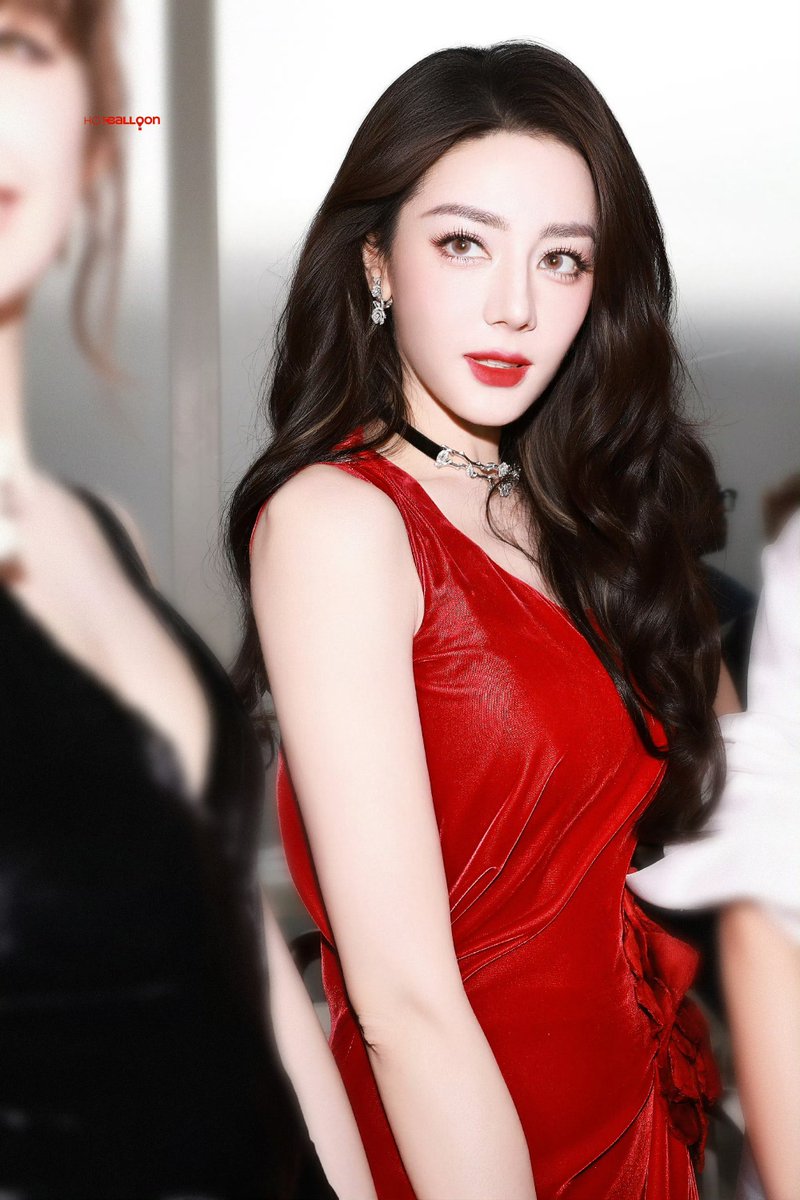 alice_kriesha's tweet photo. Another set of photos taken by #Dilraba fansite. Mesmerizing!

©HotBalloon_迪丽热巴
DILRABA DAZZLES DIORSUMMER27
#DilrabaxDiorSummer27  
@Dior #DiorSummer27 https://t.co/mbOSA0V7vf