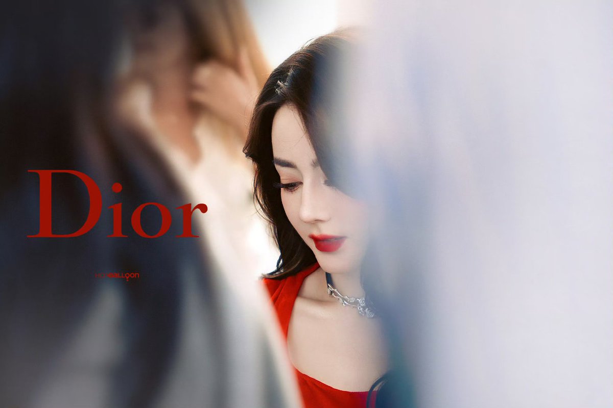 alice_kriesha's tweet photo. Another set of photos taken by #Dilraba fansite. Mesmerizing!

©HotBalloon_迪丽热巴
DILRABA DAZZLES DIORSUMMER27
#DilrabaxDiorSummer27  
@Dior #DiorSummer27 https://t.co/mbOSA0V7vf