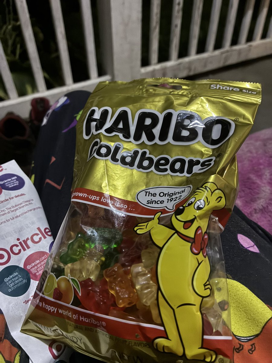 cutting4_1stime's tweet photo. Unfortunately the razors were out of stock :( atleast i got my gummy bears tho https://t.co/Dl2Z6eAu34