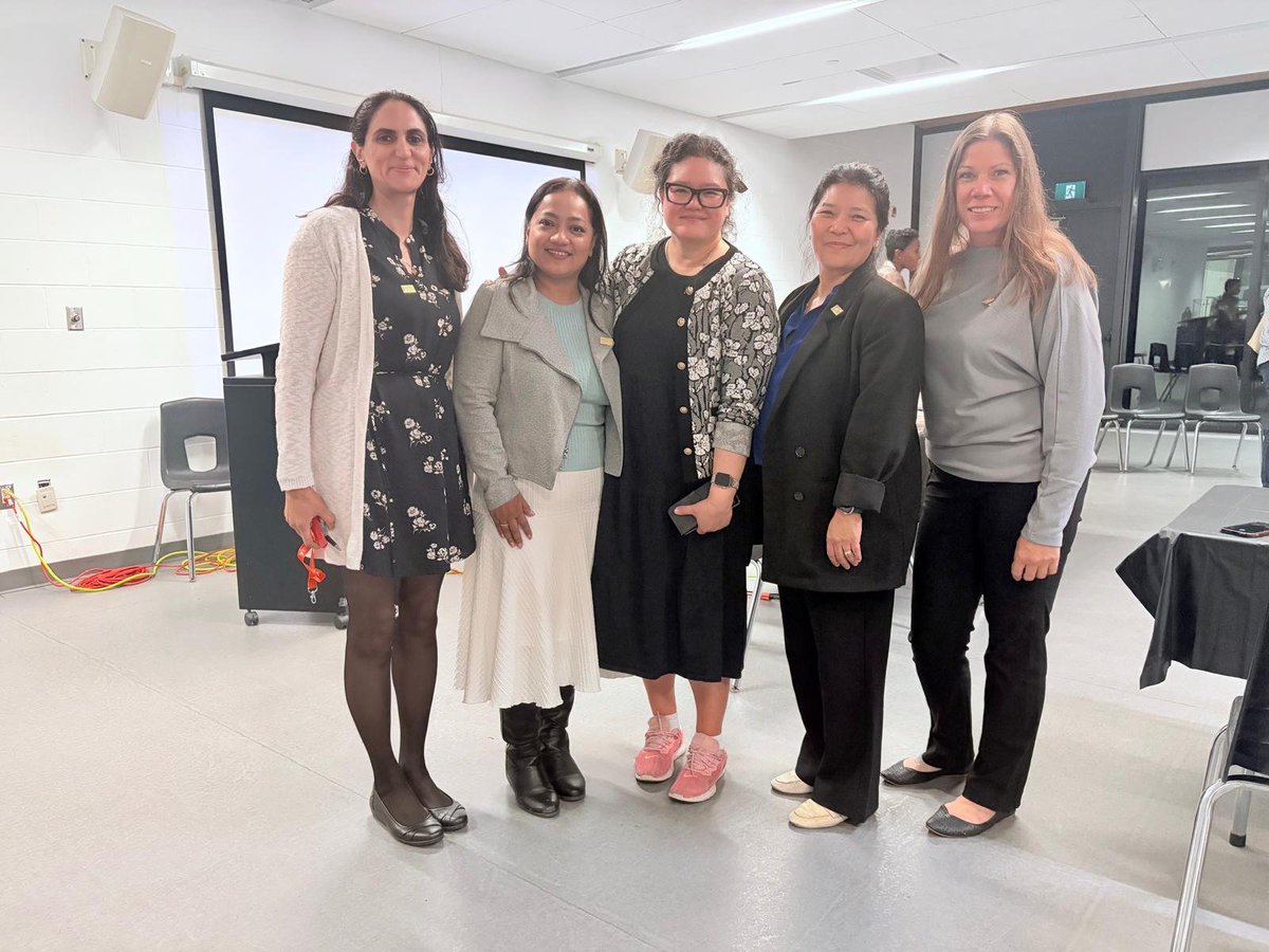 DorisGrinspun's tweet photo. THANKS @yoon_jenni28861 for a terrific conversation with members during #FallTour2026

@RNAO we speak for #health and we speak for #Nursing https://t.co/5eZs5ROcEc