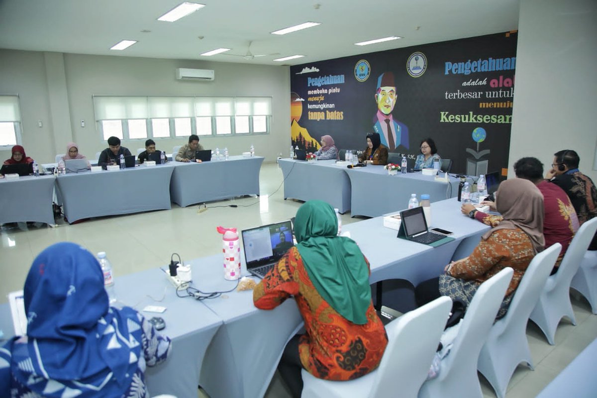 INFOBNN's tweet photo. GELAR RAPAT PENGOLAHAN DATA IKM LAYANAN REHABILITASI 2026, BNN DORONG EFISIENSI ADMINISTRASI DAN PENINGKATAN MUTU LAYANAN

BNN melalui Direktorat Pascarehabilitasi menyelenggarakan kegiatan Rapat Pengolahan Data IKM Penerima Layanan Rehabilitasi Tahun 2026. https://t.co/MORkZWSGm8