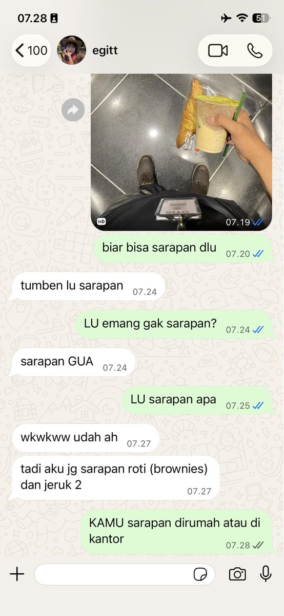 bujugbusettt's tweet photo. baru 3 menit udah nyerah aje https://t.co/furiVogvRh