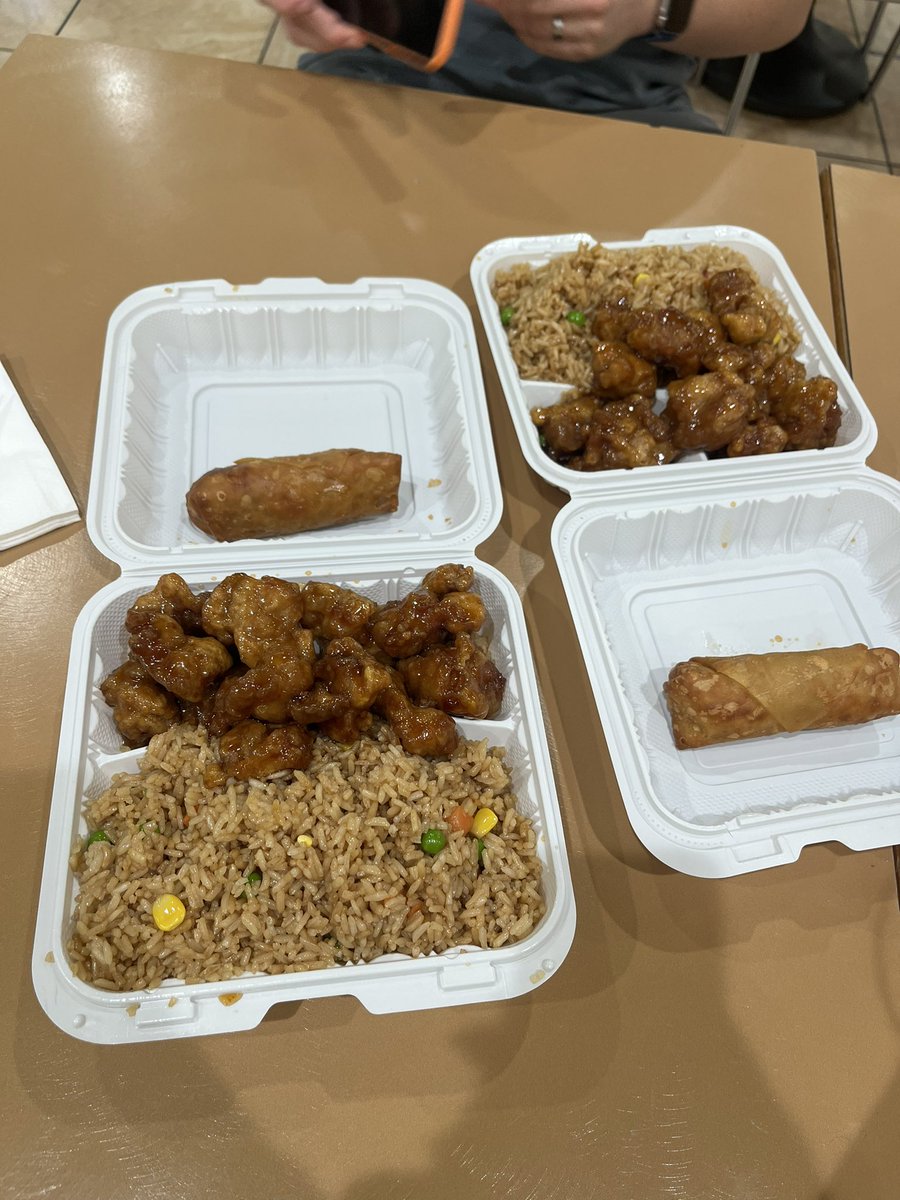 prettiestbone's tweet photo. I went on a cute mall date w my bf !! We got Chinese food. They didn’t have the cals listed but this was my omad, so I just tried not to eat a lot :,) before + after what I ate https://t.co/JFQXrr7lU1