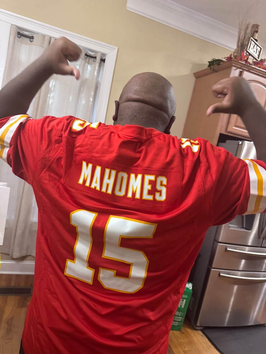 teja7676's tweet photo. @PatrickMahomes hopefully 29 treats me well and I got the goat 🐐 jersey for my birthday let’s go chiefs #ChiefsKingdom https://t.co/Ovp4IoT3Gm