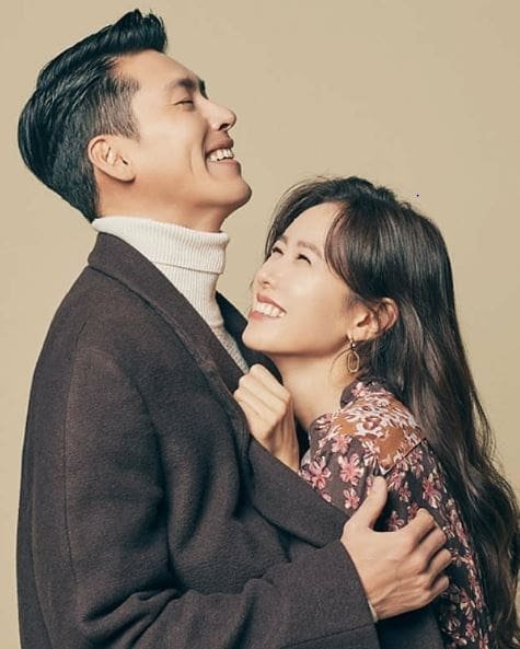 handeuxoxo's tweet photo. son yejin on hyun bin’s made in korea 2 promotions 😂

when asked if hyun bin had held back on his promotional activities out of consideration for her, with the interviewer suggesting that he might have been doing so because he loves her so much, she seriously replied:

“we’re both responsible for our own projects. we’re professionals, so we each try to do all the promotion we can.”
(everyone laughs)

then she jokingly turned it back on him:

“hyun bin didn’t do interviews this time because he already did them for season 1, but he’s actually doing a lot of promotions this time, including the busan international film festival. if he really loved me so much and wanted to be considerate of me, shouldn’t he have not done all that?ㅋㅋㅋ”

🤣

 #sonyejin #hyunbin #binjin #손예진 #현빈