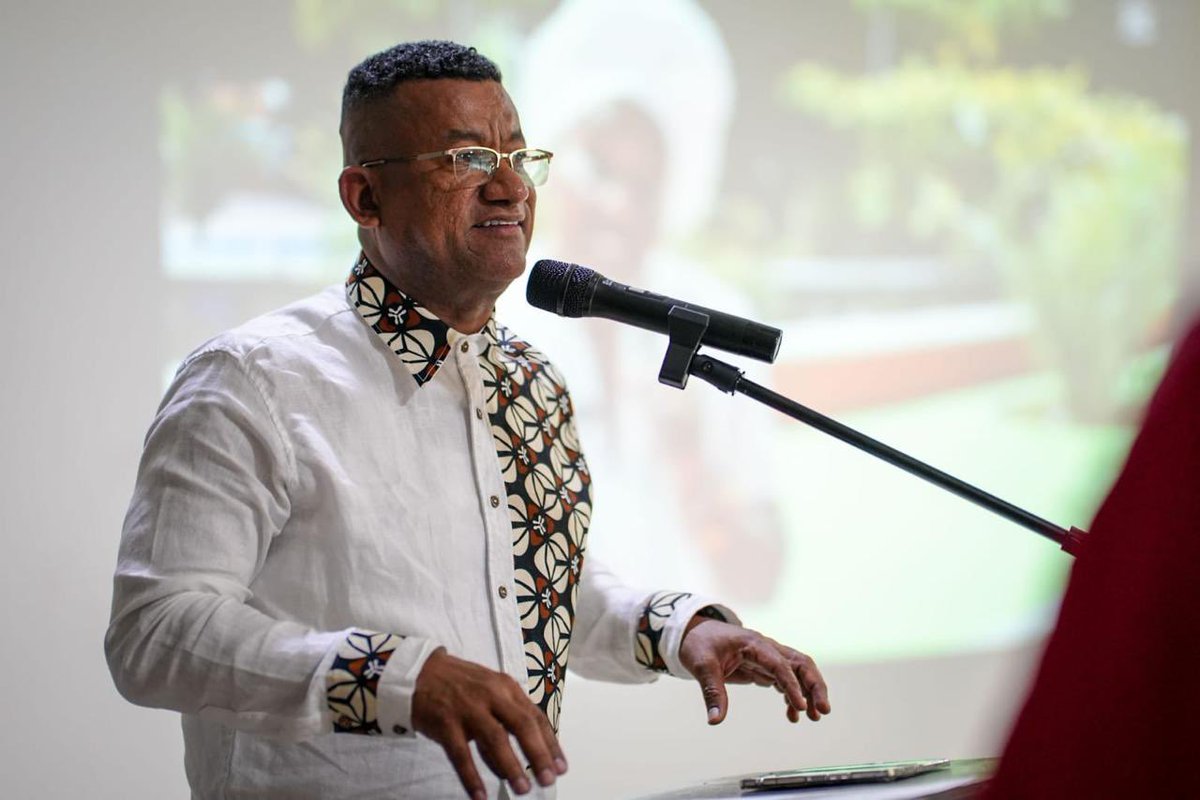 LuisAlfonsoEsc's tweet photo. La participación de las comunidades negras y afrocolombianas debe traducirse en capacidad real de incidir en las decisiones que afectan sus territorios.

Hoy, en #Tumaco, se eligen los representantes ante la Comisión Consultiva Departamental para el periodo 2026–2030, como un espacio de diálogo y concertación directa con el Estado.

Fortalecer estos escenarios es reconocer la voz, los derechos y la autonomía de las comunidades afro en la construcción de #Nariño "Región País para el Mundo".

#NariñoSeSiente