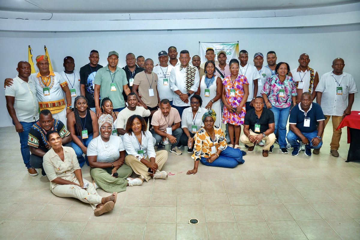 LuisAlfonsoEsc's tweet photo. La participación de las comunidades negras y afrocolombianas debe traducirse en capacidad real de incidir en las decisiones que afectan sus territorios.

Hoy, en #Tumaco, se eligen los representantes ante la Comisión Consultiva Departamental para el periodo 2026–2030, como un espacio de diálogo y concertación directa con el Estado.

Fortalecer estos escenarios es reconocer la voz, los derechos y la autonomía de las comunidades afro en la construcción de #Nariño "Región País para el Mundo".

#NariñoSeSiente