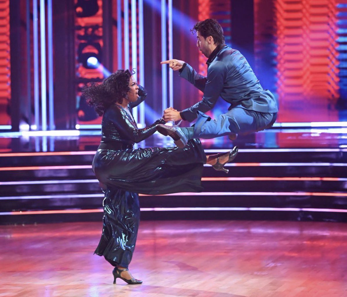 Daviesallison1A's tweet photo. Come on we need to save Tataynna and Jan #dwts https://t.co/nkywZ2BIJ3
