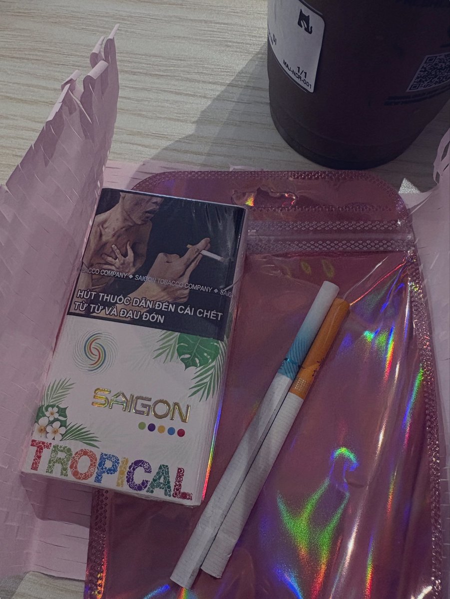 pabilingyosipls's tweet photo. yb muna bago pumasok
tysm @jagerk28 !!! 10/10 po yung mismong seller pati yung yosi kaya bili na kayo sa kanya 😼

#yositwt https://t.co/DV2LDy3usy