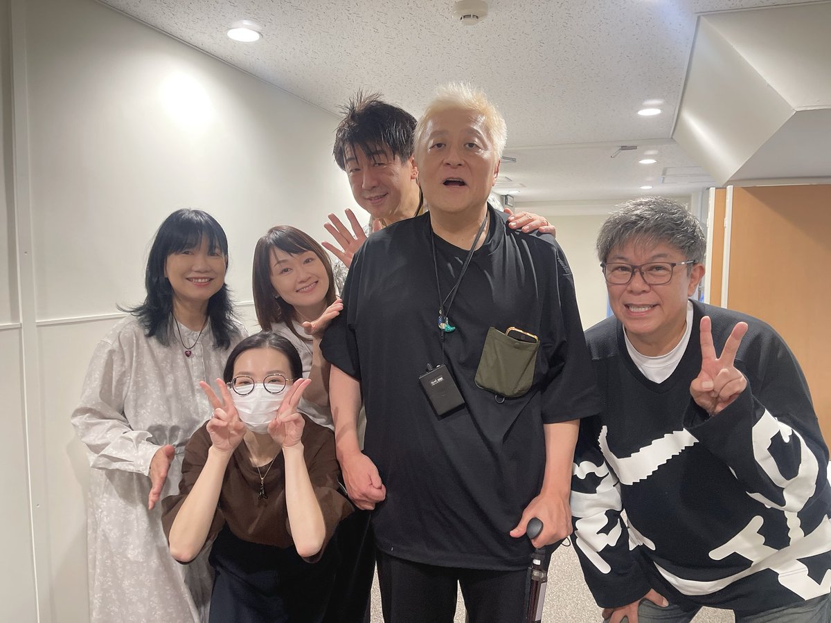 fanfunGarden's tweet photo. ソニックの仲間たち✨
皆さんに会えて、嬉しい時間でした〜💕
右から
#神奈延年さん　ナックルズ
#中村浩太郎さん　エッグマン
#金丸淳一さん　ソニック
#落合るみさん　ルージュ
#広橋涼さん　テイルス
#川田妙子　エミー
#遊佐浩二さん　シャドウ
は別日でしたので、残念😢
ご本人も残念がっておりました