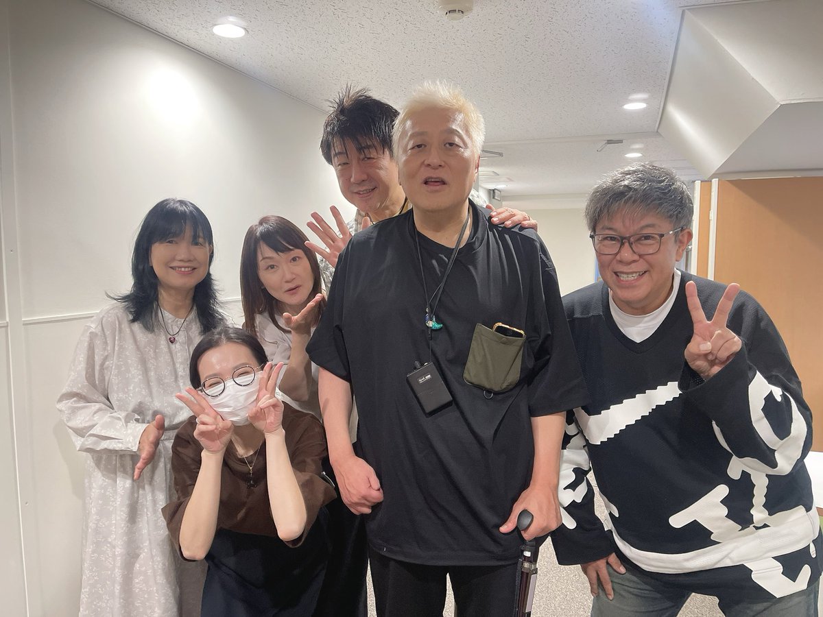 fanfunGarden's tweet photo. ソニックの仲間たち✨
皆さんに会えて、嬉しい時間でした〜💕
右から
#神奈延年さん　ナックルズ
#中村浩太郎さん　エッグマン
#金丸淳一さん　ソニック
#落合るみさん　ルージュ
#広橋涼さん　テイルス
#川田妙子　エミー
#遊佐浩二さん　シャドウ
は別日でしたので、残念😢
ご本人も残念がっておりました