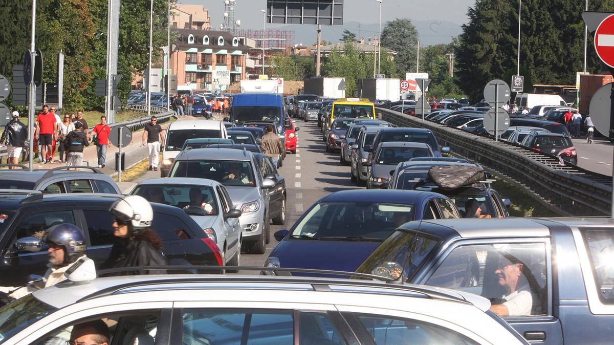 qn_giorno's tweet photo. ▶ Allarme inquinamento: a Monza si respira l’aria peggiore d’Italia dlvr.it/TVj6JQ #inquinamento #Monza #smog #aria #ambientale https://t.co/Uj8UeKPLgw