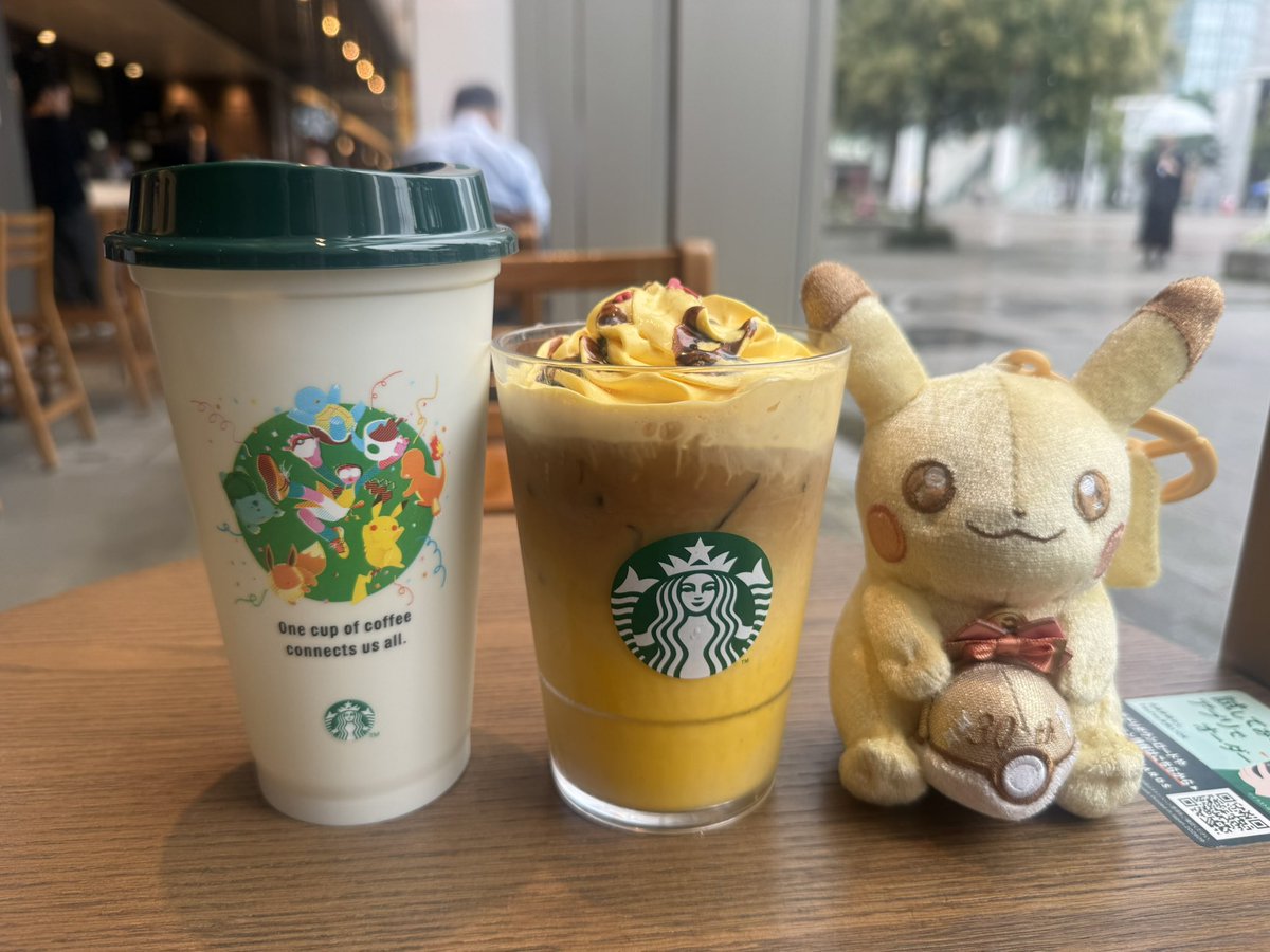 Delfinosara's tweet photo. 取り急ぎスタバに来ました
オンラインでグッズは買わなかったのでリユーザブルカップだけ購入⚡️⚡️⚡️ https://t.co/dwT6qlTQ4f