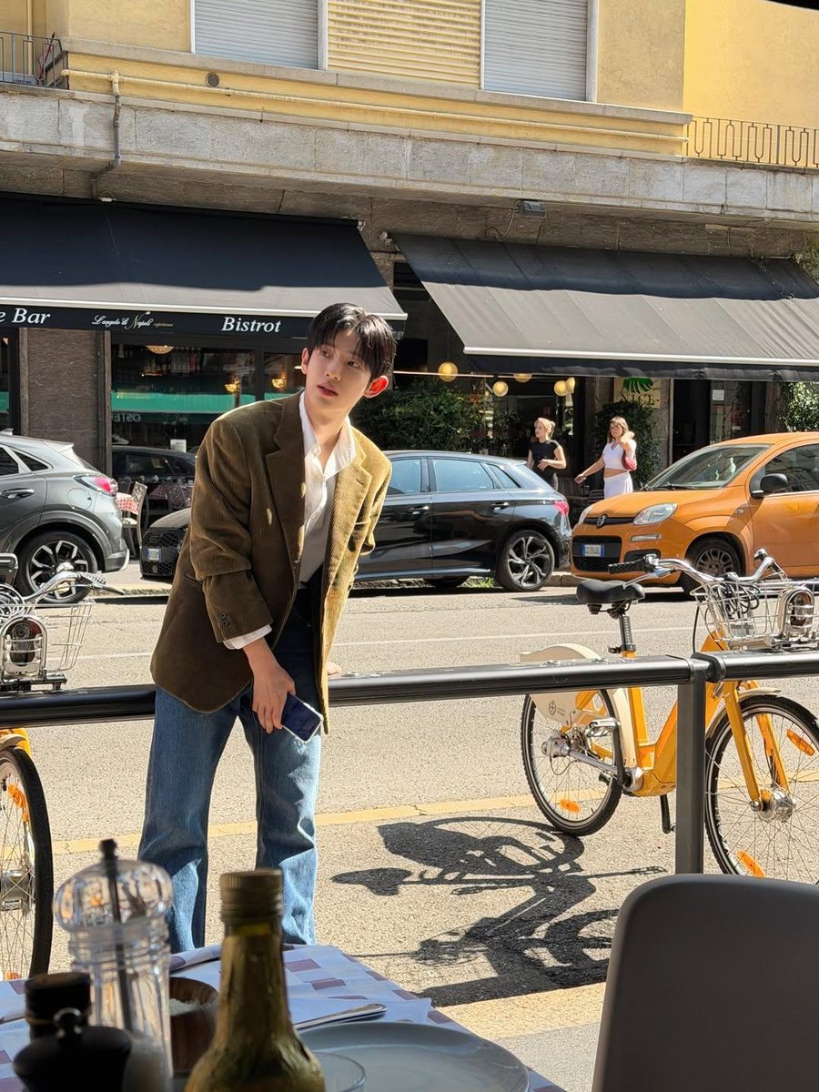 ngaymuatamta's tweet photo. Let's make warm memories with Park Siwoo in Paris today! Stay tuned.

PARK SIWOO IN PARIS
#PARKSIWOO
#PARKSIWOOPFWSS27 https://t.co/9ZF6L6LBfX