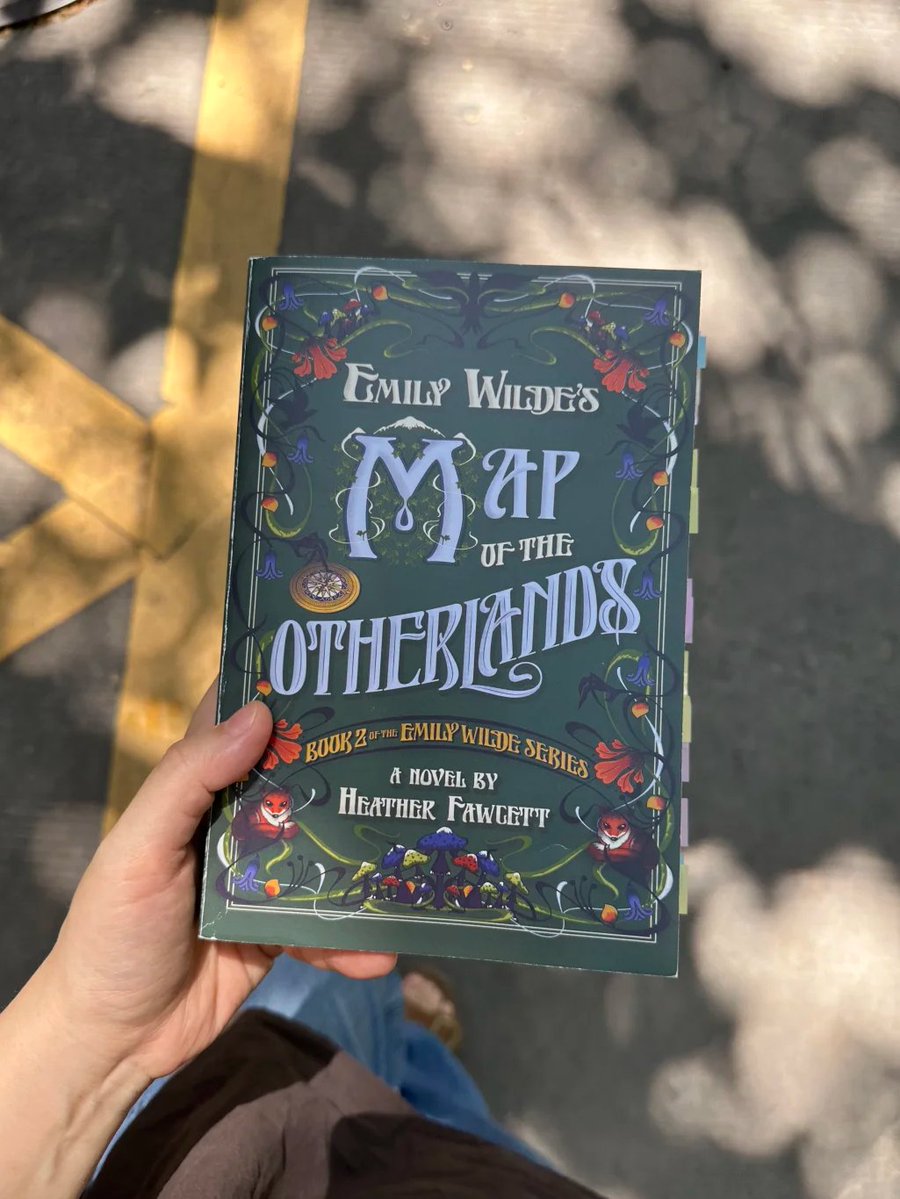 firozsultan8's tweet photo. The first book in this series was my Book of the Year last year. I absolutely loved it. I'm planning to read it again. https://t.co/SbEAyqvFV1
