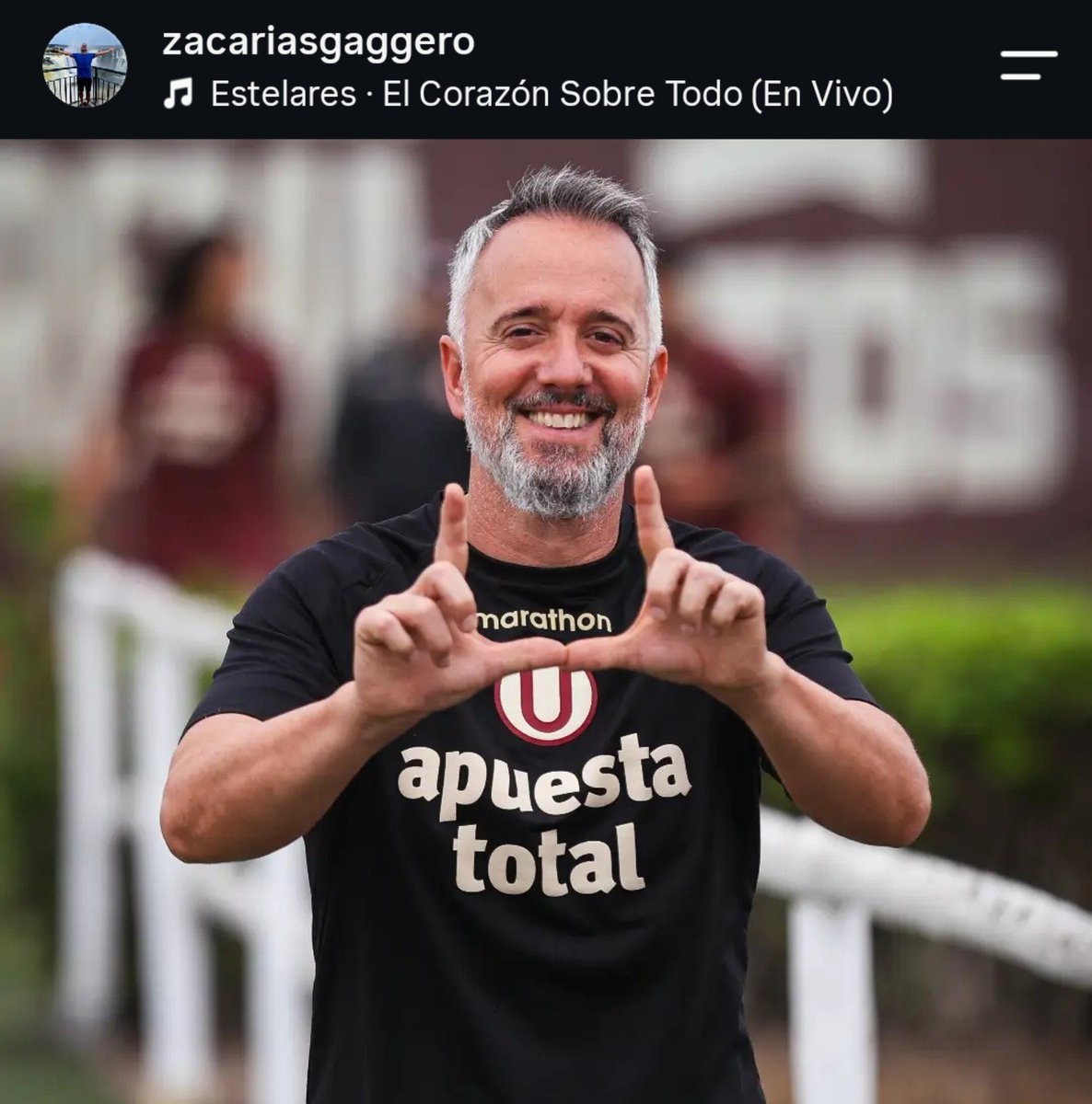 ErrorArbitralTR's tweet photo. Es increíble como ABSOLUTAMENTE TODOS los que llegan a Universitario terminan ENAMORADOS del club crema. Esto no pasa con ningún otro equipo peruano.

Sean entrenadores, jugadores o hasta preparadores físicos todos se vuelven hinchas cremas. Lo que tiene ser el más grande del Perú, supongo.