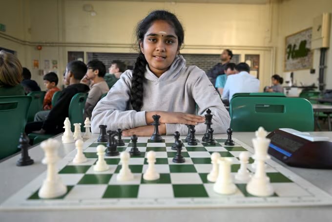 connectajitcpr's tweet photo. London — An 11-year-old chess prodigy
#BodhanaSivanandan has become the youngest woman grandmaster of all time, after a strong performance at the 46th Chess Olympiad.She from northwest London represented England at the tournament in #Samarkand, Uzbekistan. https://t.co/v6TbYcSSSQ