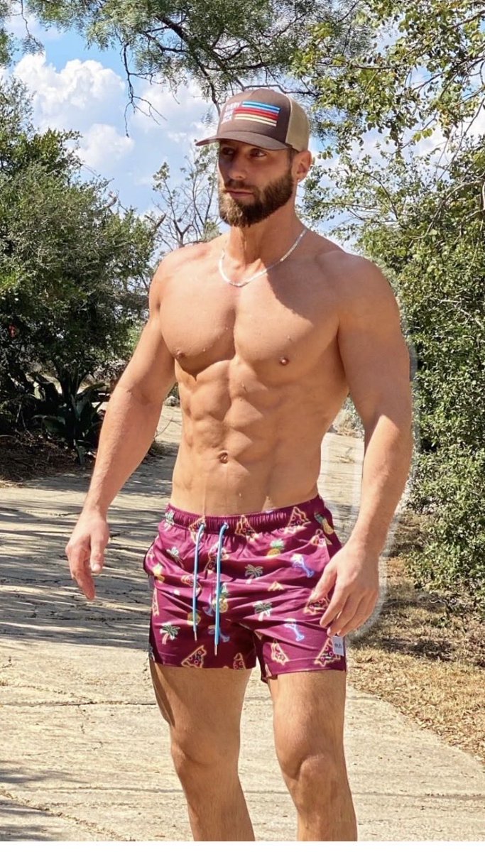TimMcComsey's tweet photo. Rumor has it we are about get our first Texas rain in months 👀👀👀 but 1st gotta hit the trails and catch some ☀️ 

What’s the weather like where you are ⁉️

#trails #hiking #sunshine #vitamind #muscles https://t.co/74ygLmBjDD