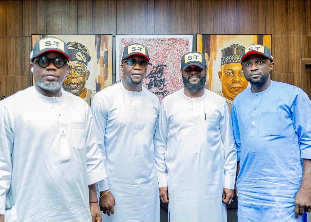 babaYLV's tweet photo. 🇳🇬 Asiwaju 4+4! 💪🏽🔥
#Viral #Trending #GoViral #Asiwaju4Plus4 #Tinubu2027 #RenewedHope #CBM #CityBoyMovement https://t.co/R9wxR0m4K3
