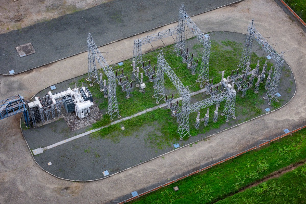 Caracol_Cali's tweet photo. #Energía | @Incauca  alcanzó un #Récord al entregar 29.299 megavatios hora de #Energía a la red nacional, generados a partir del bagazo de la #Caña.

Otras fuentes de generación empiezan a tomar importancia, de persistir el Fenómeno de El Niño hasta el primer trimestre de 2027. https://t.co/snzxC3SfFP