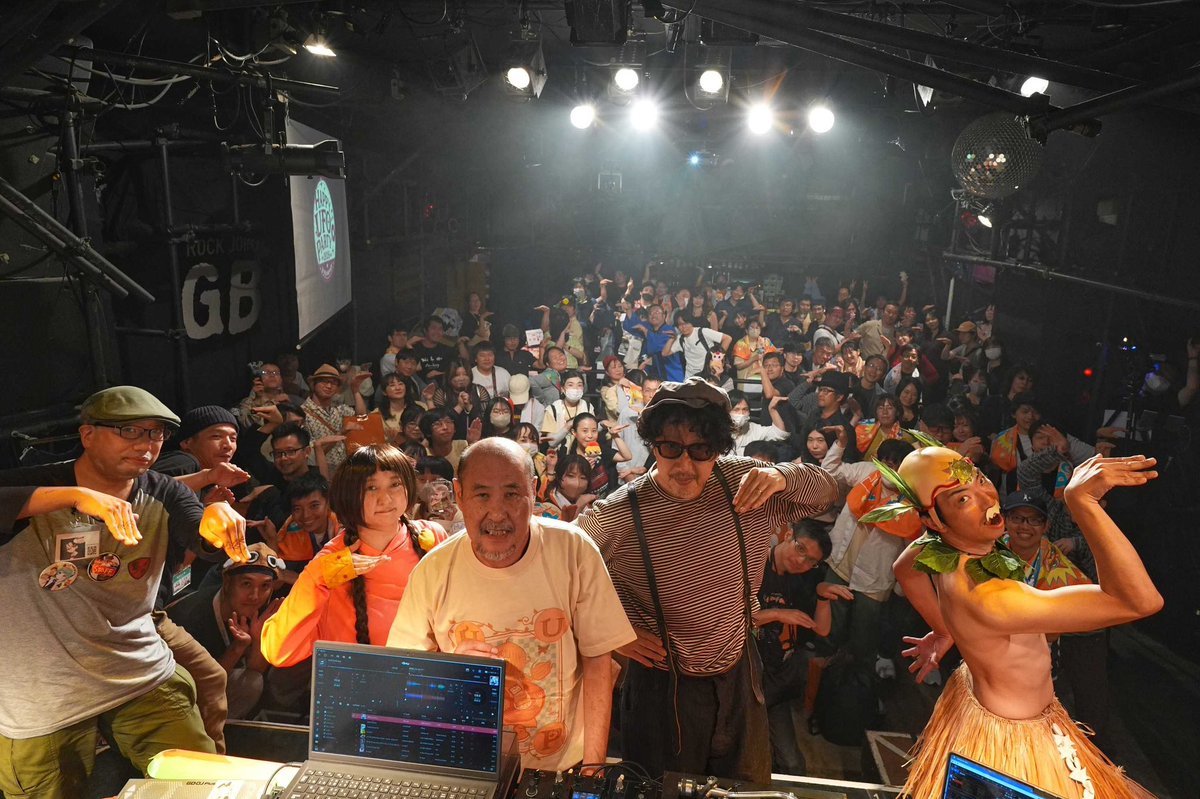 happyufoparty's tweet photo. HAPPY UFO PARTY 2026 
～10周年の秋の使い～
記念写真の公開です！
HUP奇跡の復活から10年目の節目を祝う宴、堪能していただけたでしょうか。
宴の盛り上がりにコグメルもニッコリ！
#hup2026 https://t.co/V6FEStQK6v