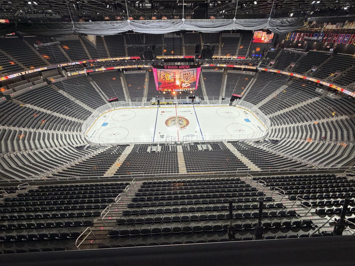 VinceSapienza's tweet photo. Time flies when you’re having fun, season 10 covering the Golden Knights.

Proud, humbled, and lucky to be able to cover Hockey in the Desert #VegasBorn 

@FOX5Vegas | @silverstsports https://t.co/rD8ZmfguTF