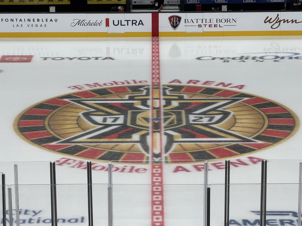 VinceSapienza's tweet photo. Time flies when you’re having fun, season 10 covering the Golden Knights.

Proud, humbled, and lucky to be able to cover Hockey in the Desert #VegasBorn 

@FOX5Vegas | @silverstsports https://t.co/rD8ZmfguTF